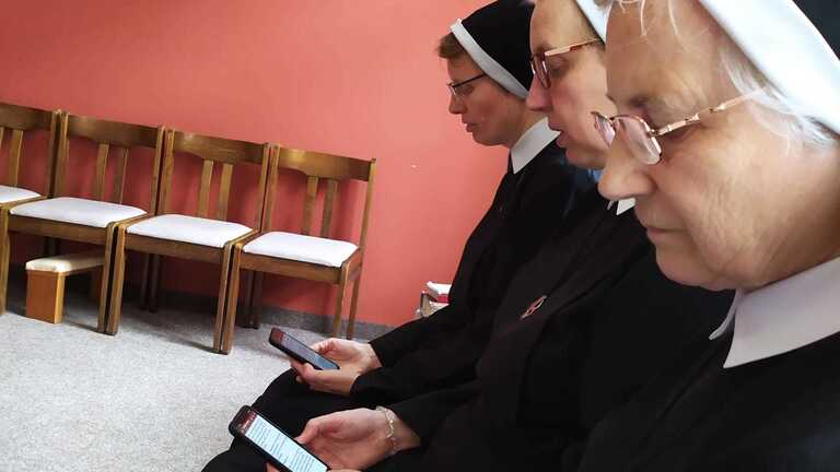 Duchovní obnova pro dívky 20-30let na téma: Společenství s Kristem Duchovní obnova pro dívky 20-30let na téma: Společenství s Kristem